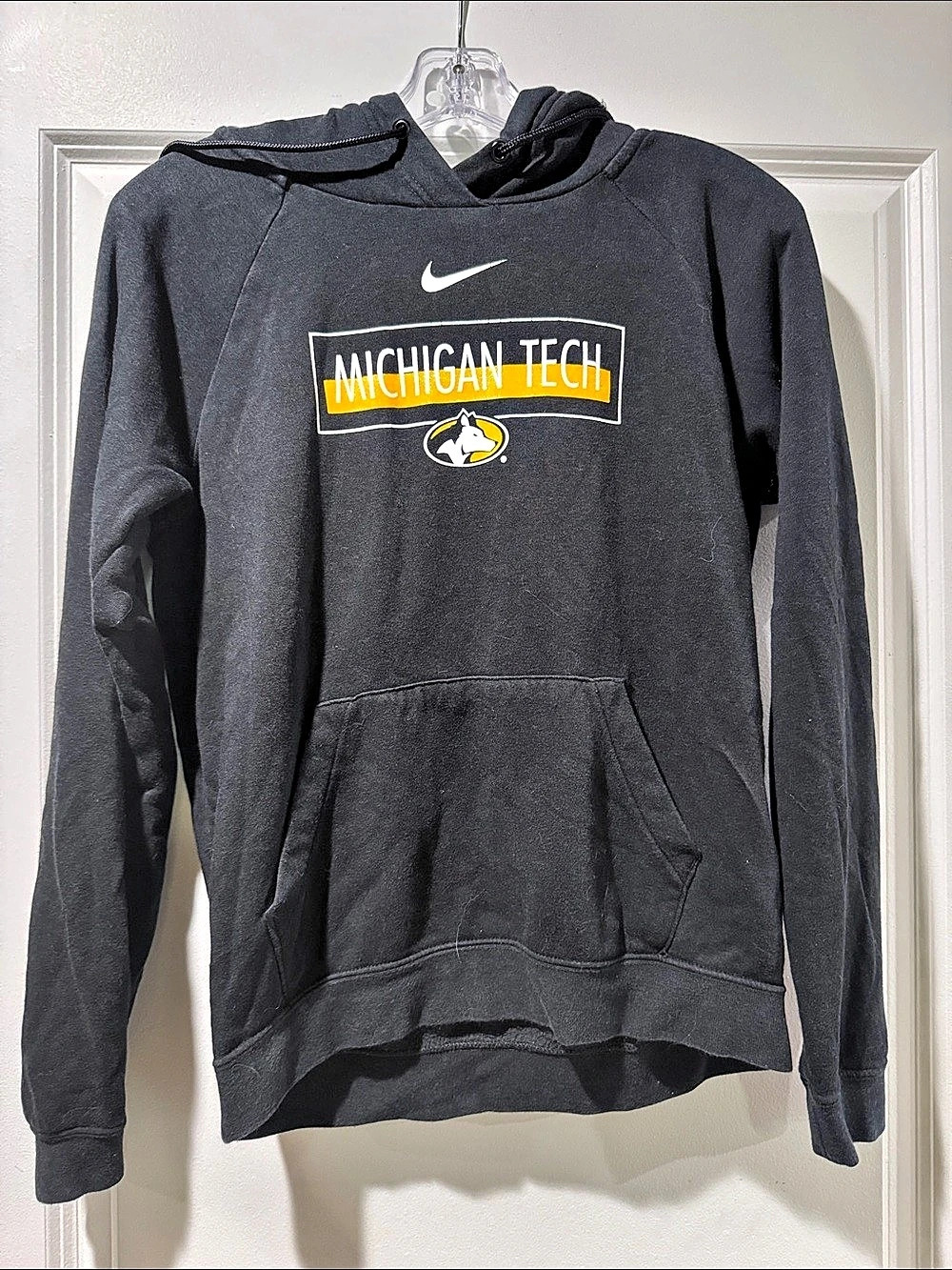 Nike Michigan Tech Graphic Hoodie Black XS Women’s MTU HUSKIES